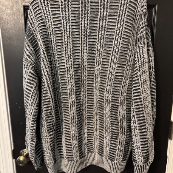 Cupshe Womens Cardigan Sweater Button Front Black White Oversized - Picture 4 of 4